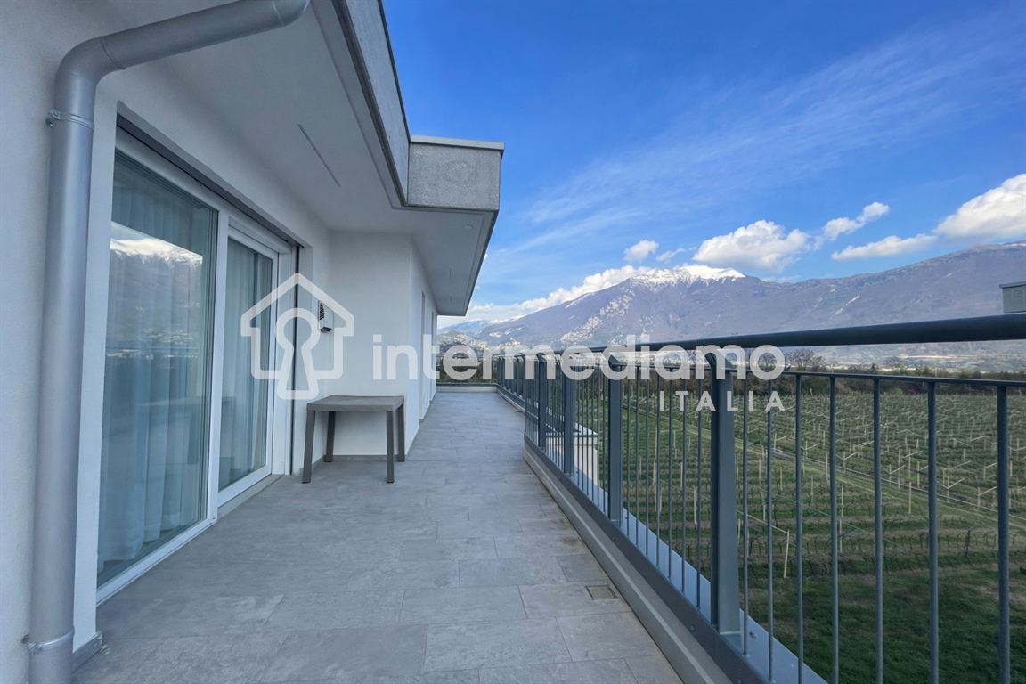 ATTICO ESCLUSIVO CON TERRAZZO DI 95 MQ - Attico Residenziale Riva del Garda
