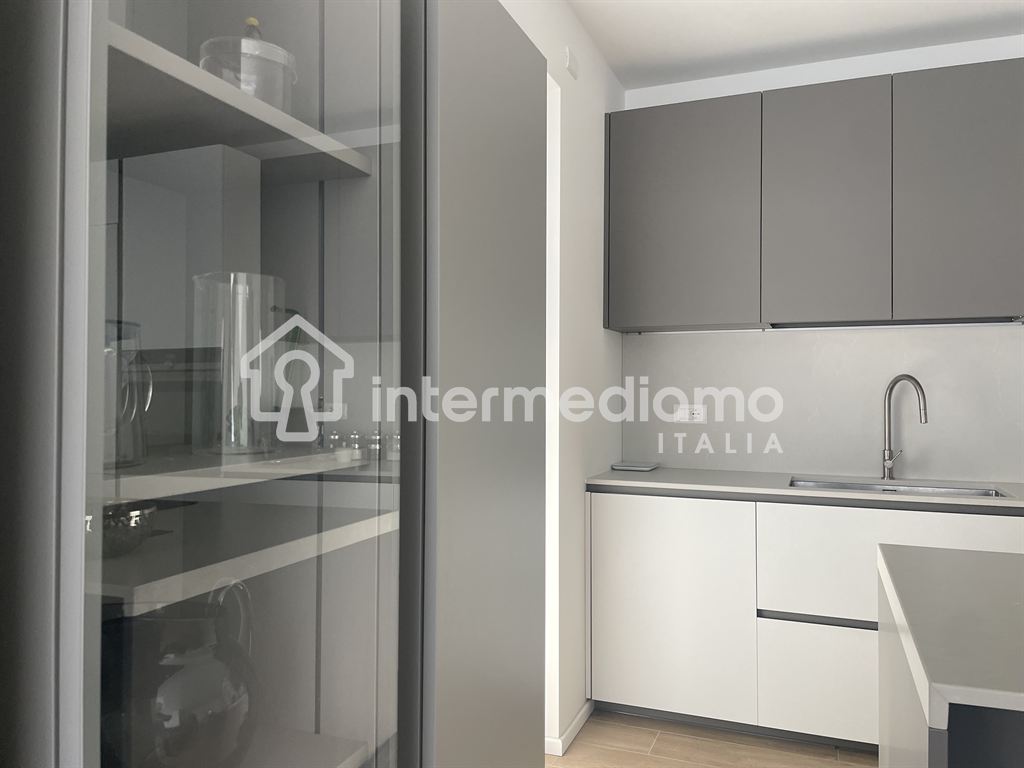 ATTICO ESCLUSIVO CON TERRAZZO DI 95 MQ - Attico Residenziale Riva del Garda