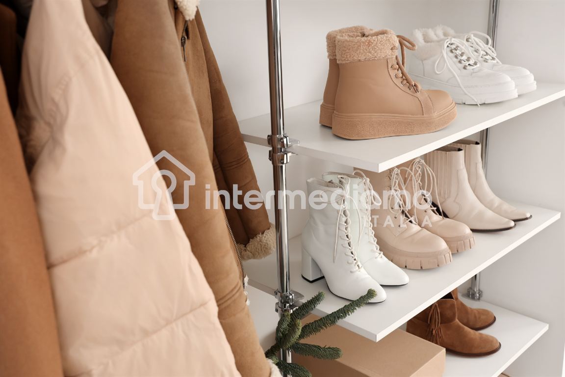 NEGOZIO A REDDITO IN POSIZIONE STRATEGICA - Negozio Commerciale Arco