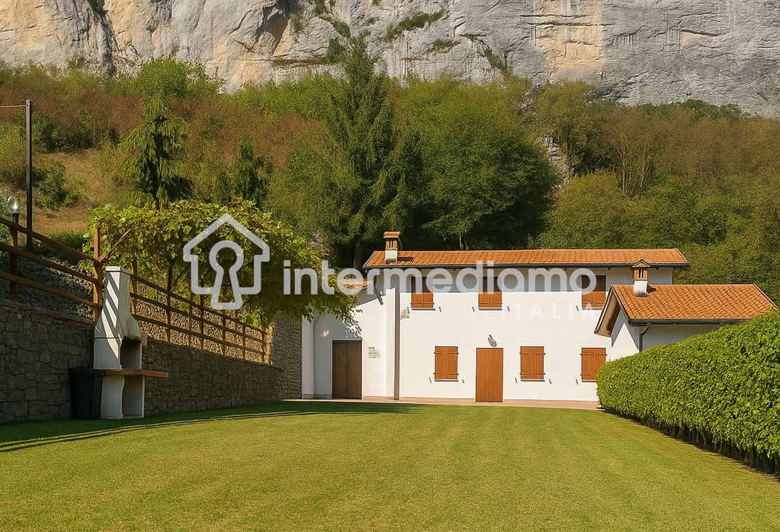 LAGHEL - VILLA INDIPENDENTE SU 2 LIVELLI - Villa Residenziale Arco