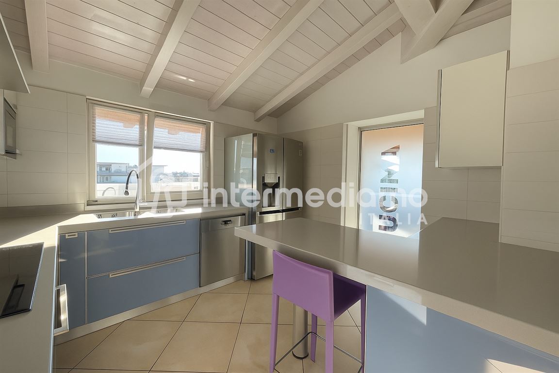 PRESTIGIOSO ATTICO PANORAMICO SU DUE LIVELLI - Attico Residenziale Arco