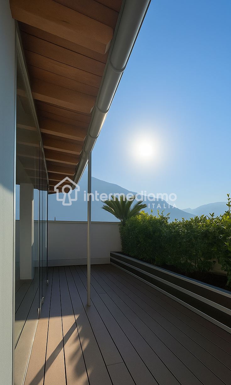 PRESTIGIOSO ATTICO PANORAMICO SU DUE LIVELLI - Attico Residenziale Arco