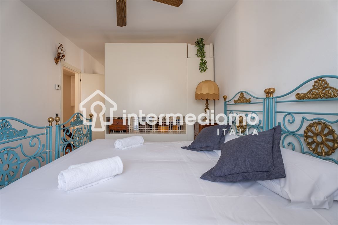 VILLA INDIPENDENTE CON GIARDINO PRIVATO E TAVERNA - Villa Residenziale Arco