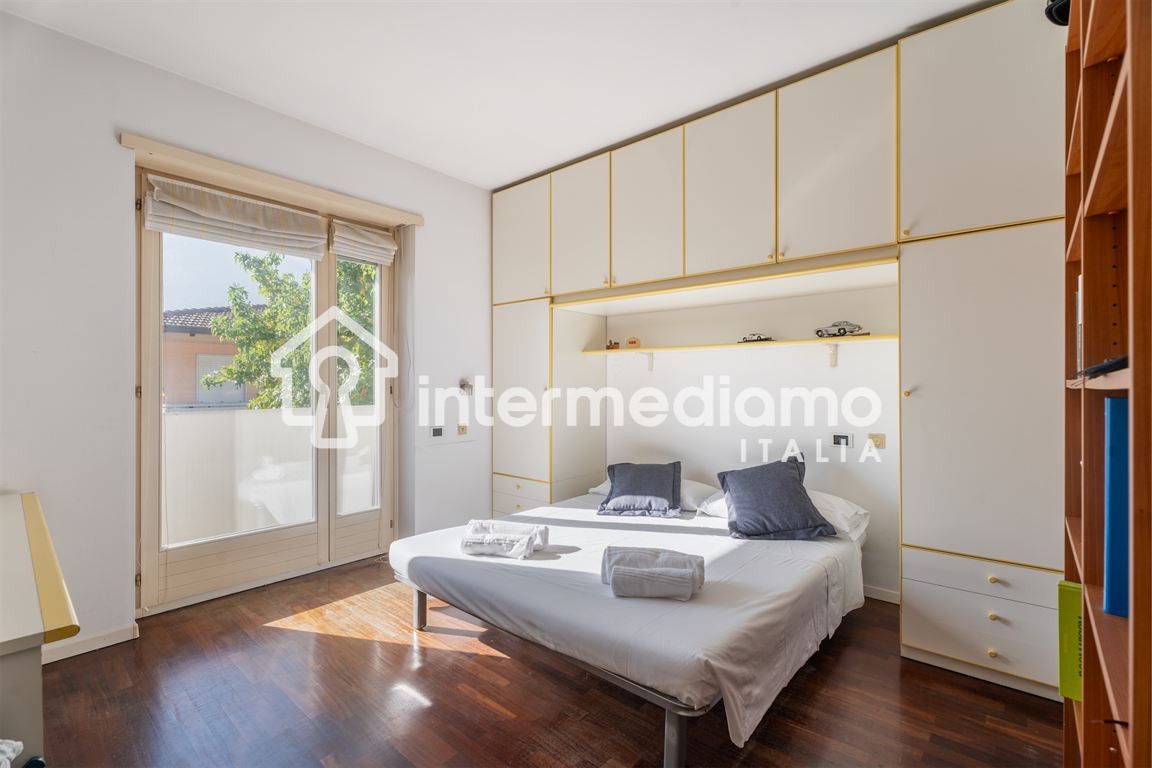 VILLA INDIPENDENTE CON GIARDINO PRIVATO E TAVERNA - Villa Residenziale Arco