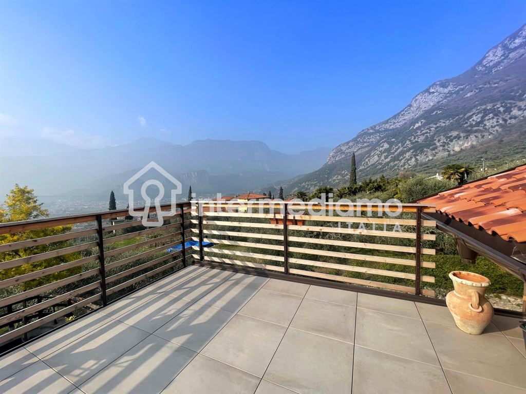 VILLA SINGOLA con B&B - Villa Residenziale Arco