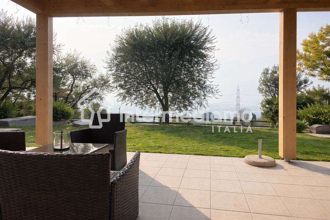 VILLA SINGOLA con B&B - Villa Residenziale Arco