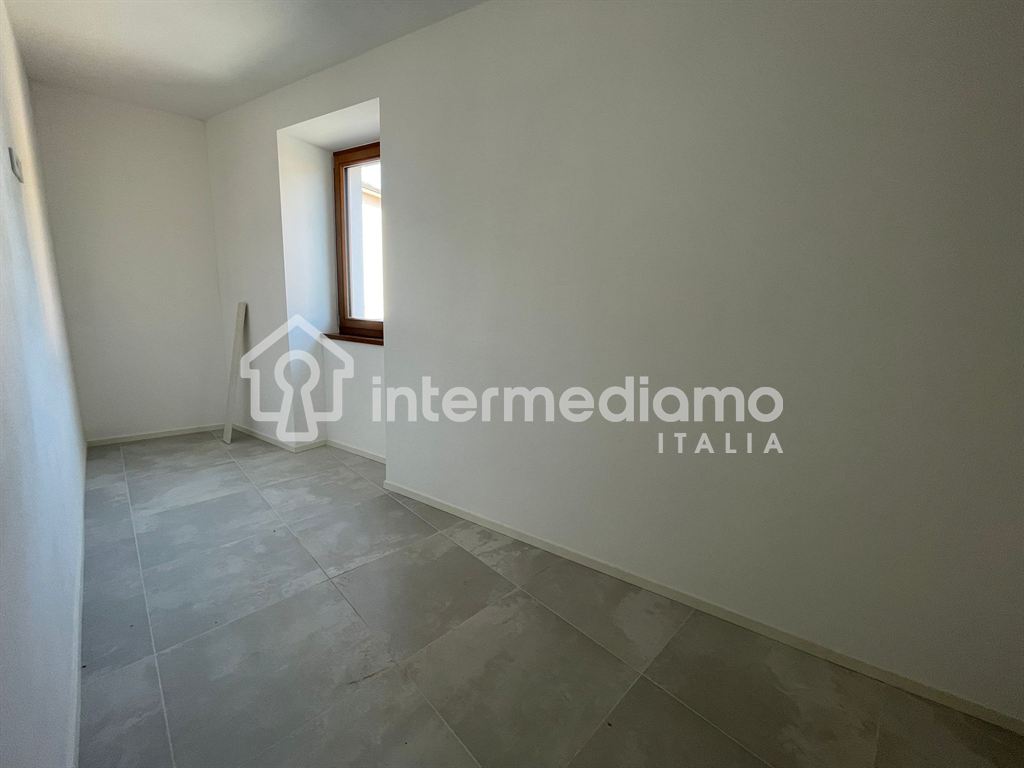 TRILOCALE NUOVO CON CANTINA E POSTO AUTO COPERTO - Appartamento Residenziale Riva del Garda