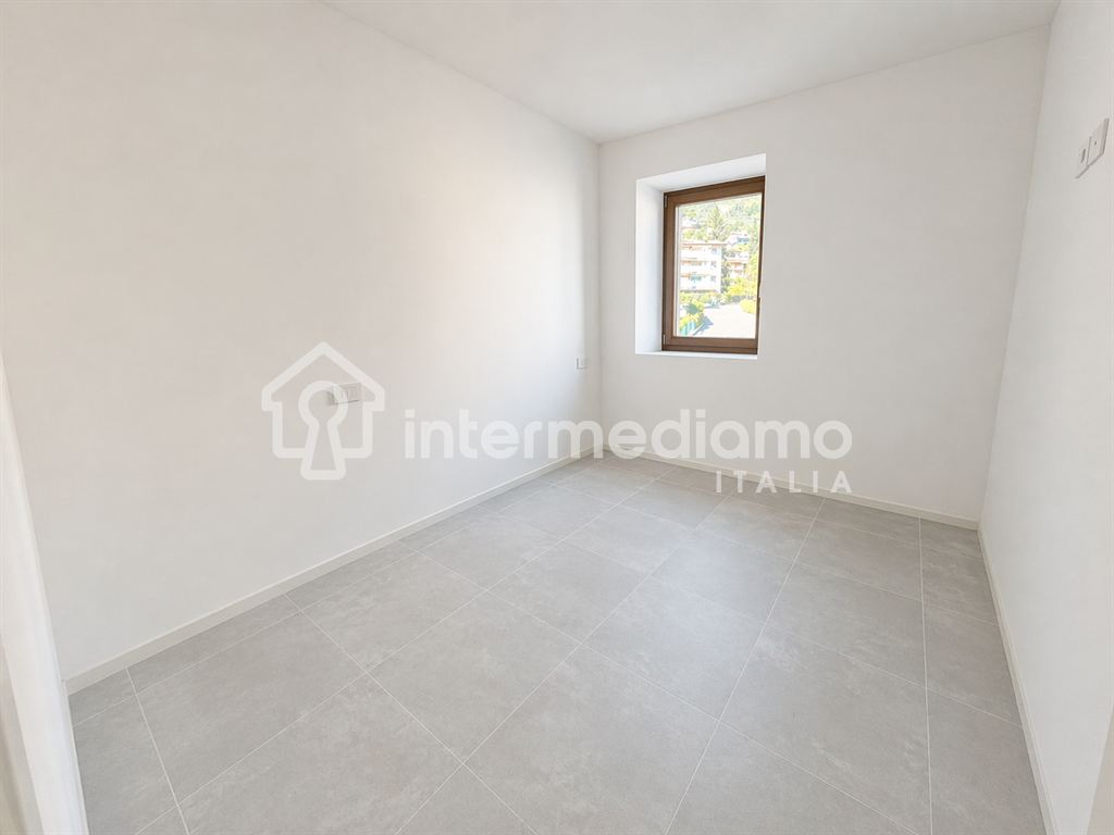 TRILOCALE NUOVO CON CANTINA E POSTO AUTO COPERTO - Appartamento Residenziale Riva del Garda