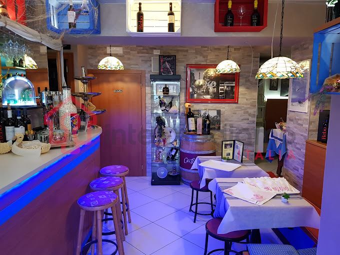 TAVOLA FREDDA E CALDA IN CENTRO - Attività Commerciale Commerciale Riva del Garda