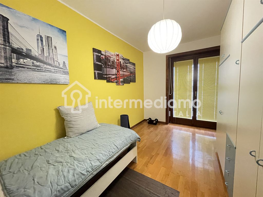 QUADRILOCALE LUMINOSO IN VIALE DEI TIGLI - Appartamento Residenziale Riva del Garda