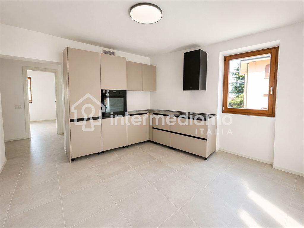 Intermediamo Italia ad Arco nel Garda Trentino, un team di professionisti con più di 20 anni di esperienza nel settore immobiliare