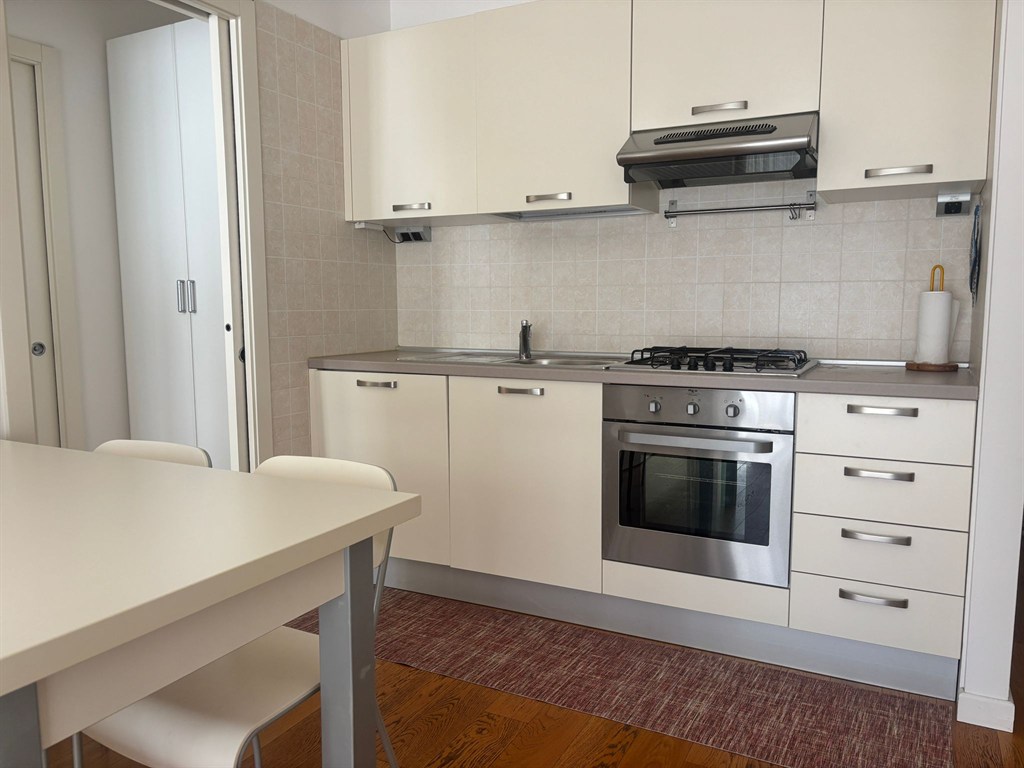 GRAZIOSO BILOCALE ARREDATO IN ZONA RESIDENZIALE - Appartamento Residenziale Arco