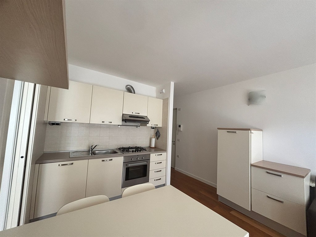 GRAZIOSO BILOCALE ARREDATO IN ZONA RESIDENZIALE - Appartamento Residenziale Arco