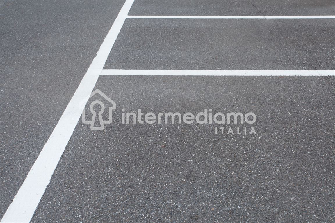 ULTIMI POSTI AUTO E CANTINE A VILLA SAN PIETRO - Posto auto Residenziale Arco