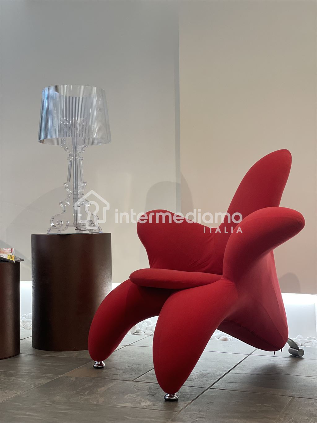 UN ANGOLO DI CHARME E LUCE PER LA TUA ATTIVITA' AD ARCO - Negozio Commerciale Arco