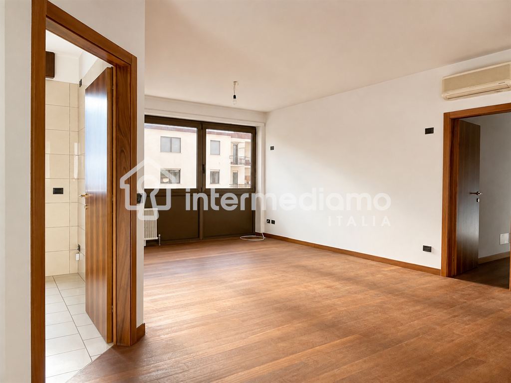 QUADRILOCALE IN VIALE DANTE IN VENDITA - Appartamento Residenziale Riva del Garda