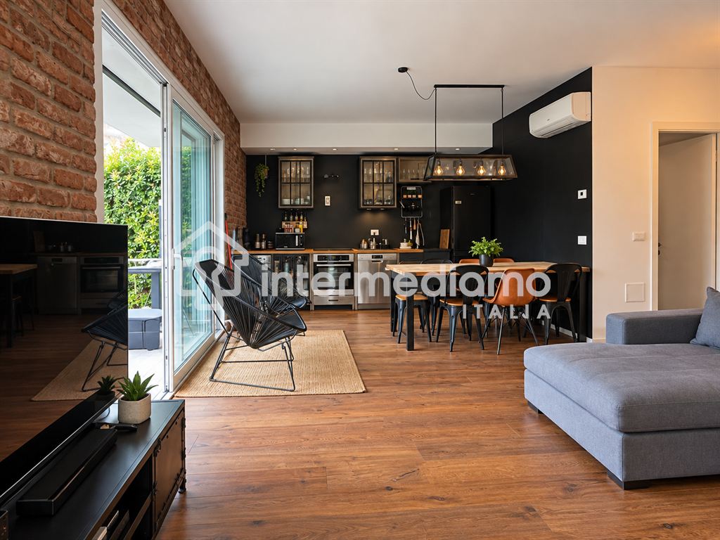 QUADRILOCALE COME NUOVO PIANO TERRA CON GIARDINO NO GILMOZZI !! - Appartamento Residenziale Riva del Garda