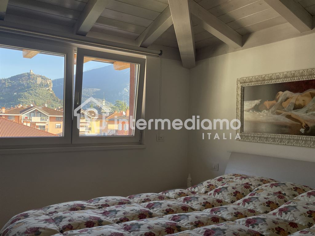 PRESTIGIOSO ATTICO PANORAMICO SU DUE LIVELLI - Attico Residenziale Arco