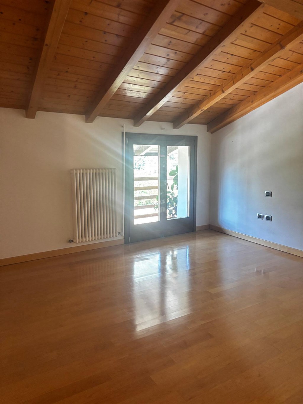 MODERNO TRILOCALE ALL'ULTIMO PIANO A PIETRAMURATA - Appartamento Residenziale Dro
