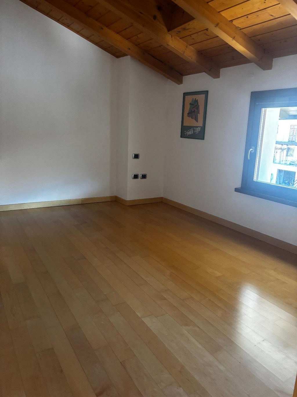 MODERNO TRILOCALE ALL'ULTIMO PIANO A PIETRAMURATA - Appartamento Residenziale Dro
