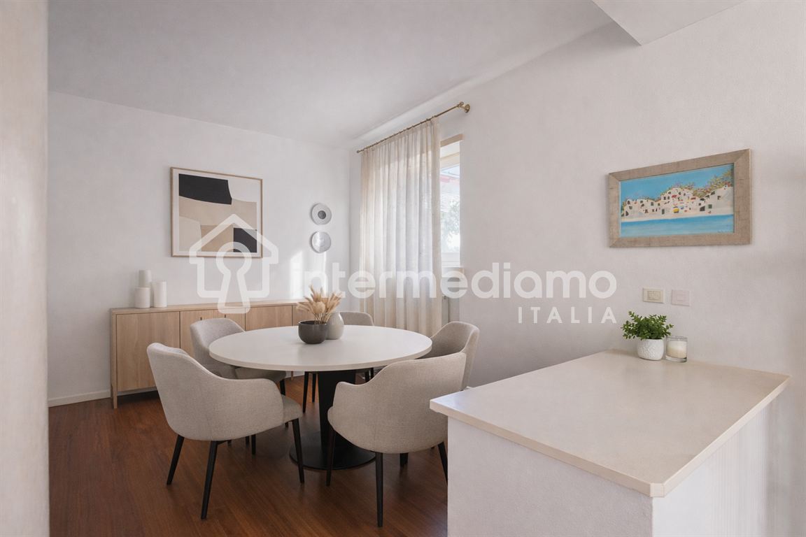 VILLA INDIPENDENTE CON GIARDINO PRIVATO E TAVERNA - Villa Residenziale Arco