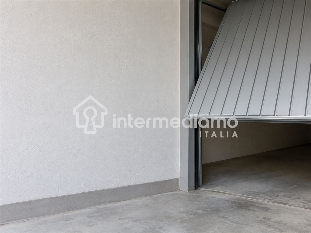 Intermediamo Italia ad Arco nel Garda Trentino, un team di professionisti con più di 20 anni di esperienza nel settore immobiliare