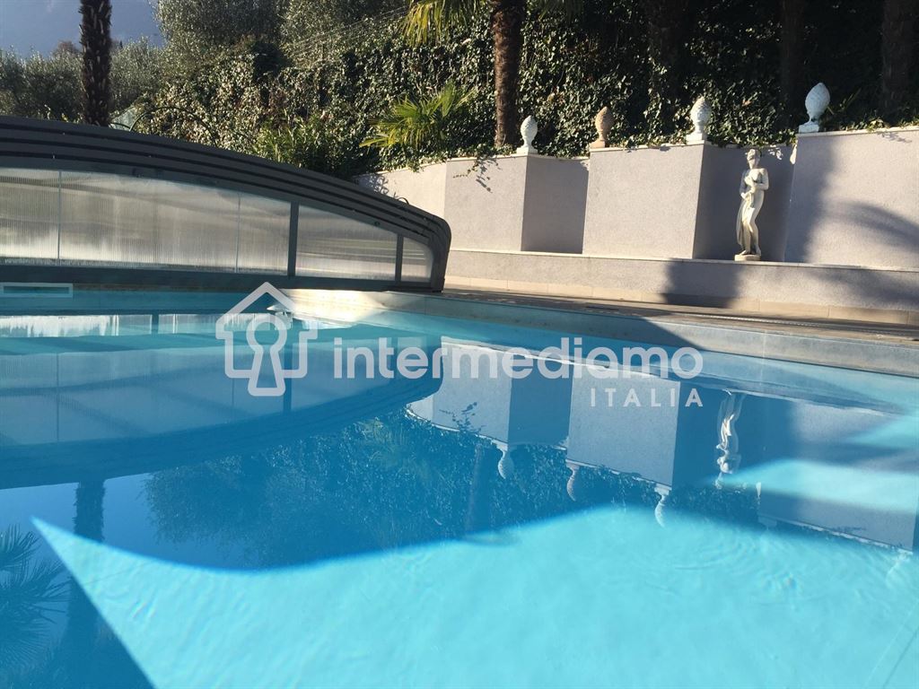 VIVI L'ECCELLENZA: VILLA ESCLUSIVA CON PISCINA - Villa Residenziale Riva del Garda