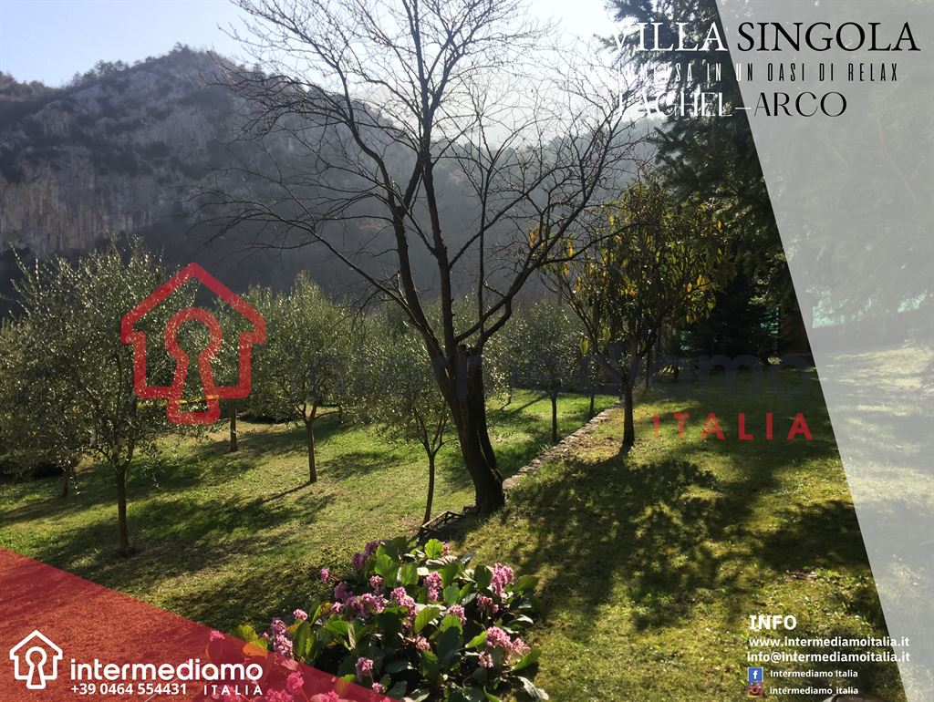 LAGHEL - VILLA INDIPENDENTE SU 2 LIVELLI - Villa Residenziale Arco