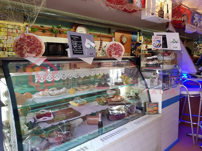 TAVOLA FREDDA E CALDA IN CENTRO - Attività Commerciale Commerciale Riva del Garda